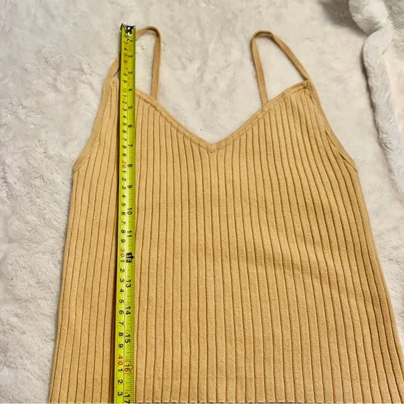 Kendall & Kylie Crop Top Small Gold Ribbed V-Neck Rayon Nylon Thin Straps EUC - Picture 11 of 12
